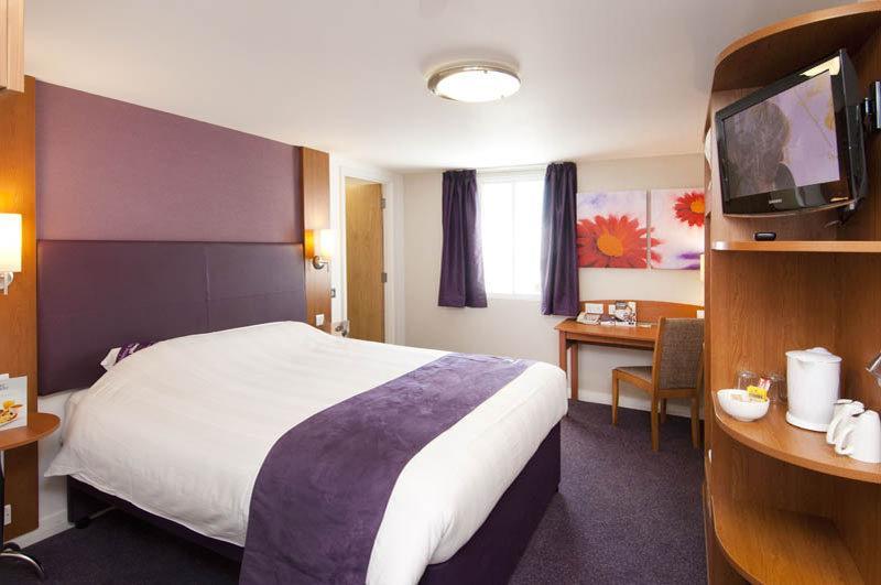 Premier Inn Telford Central Exterior foto